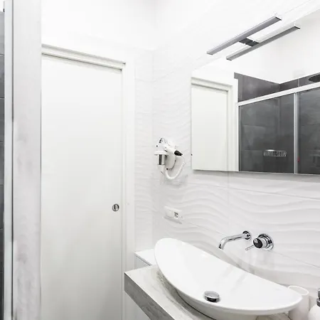 Modern Spacious With Terrace, Balconies, Solarium & Gym アパート *