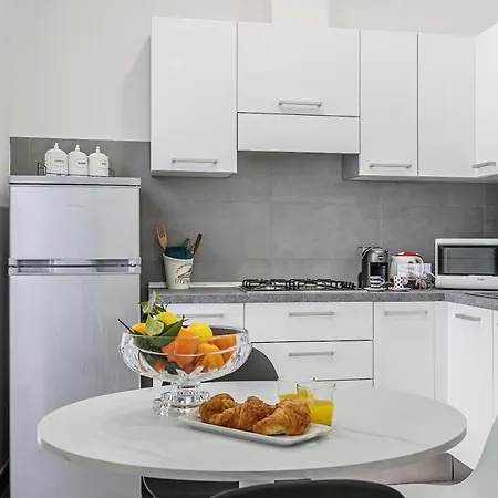 アパート Modern Spacious With Terrace, Balconies, Solarium & Gym ソレント