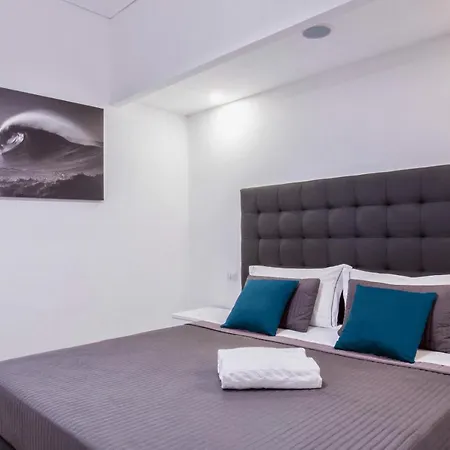 アパート Modern Spacious With Terrace, Balconies, Solarium & Gym *