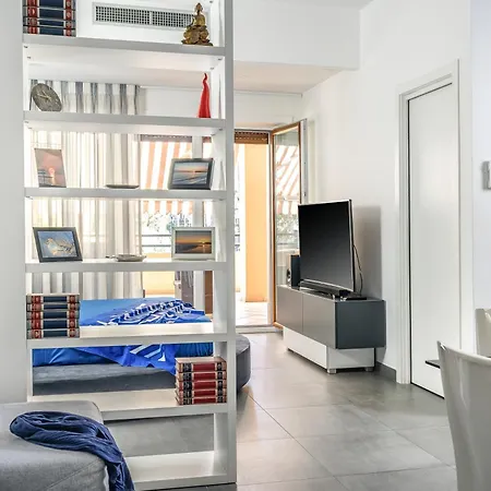 Modern Spacious With Terrace, Balconies, Solarium & Gym アパート *