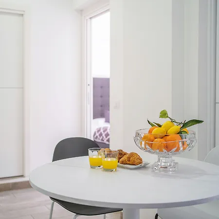 Modern Spacious With Terrace, Balconies, Solarium & Gym Апартаменты