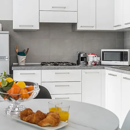 Апартаменты Modern Spacious With Terrace, Balconies, Solarium & Gym